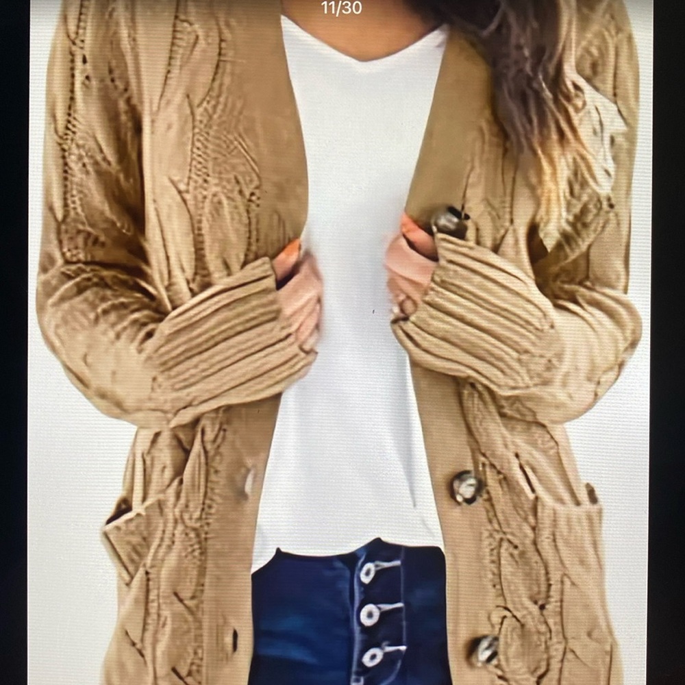 NWOT Cable knits cardigan